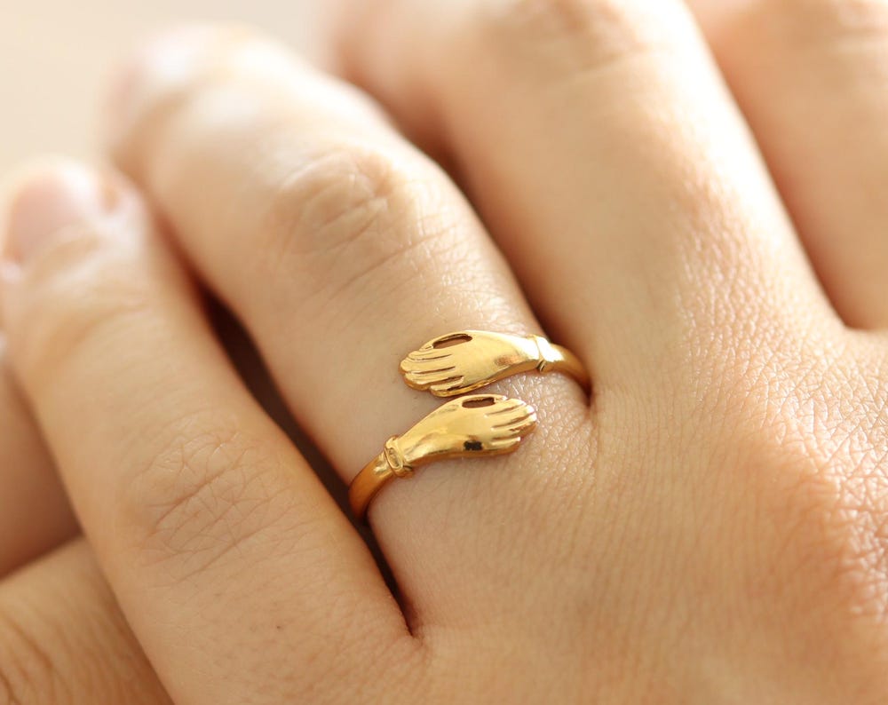 18K Gold hug hand ring, adjustable hugging ring